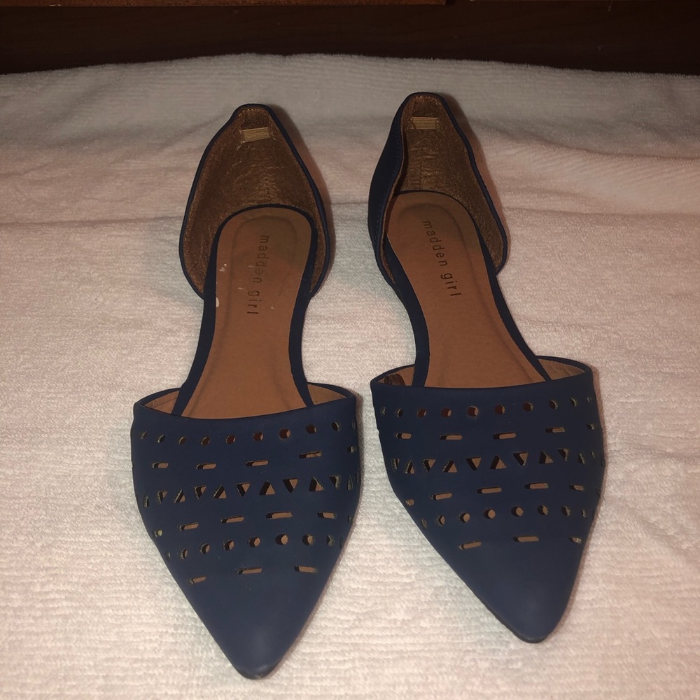 Madden girl navy flats. Size 8.